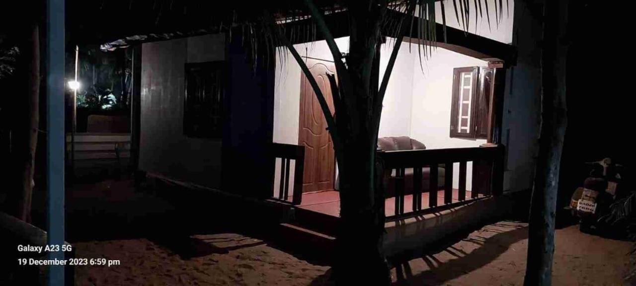 Casa Beach Hut Resort 帕罗林 外观 照片